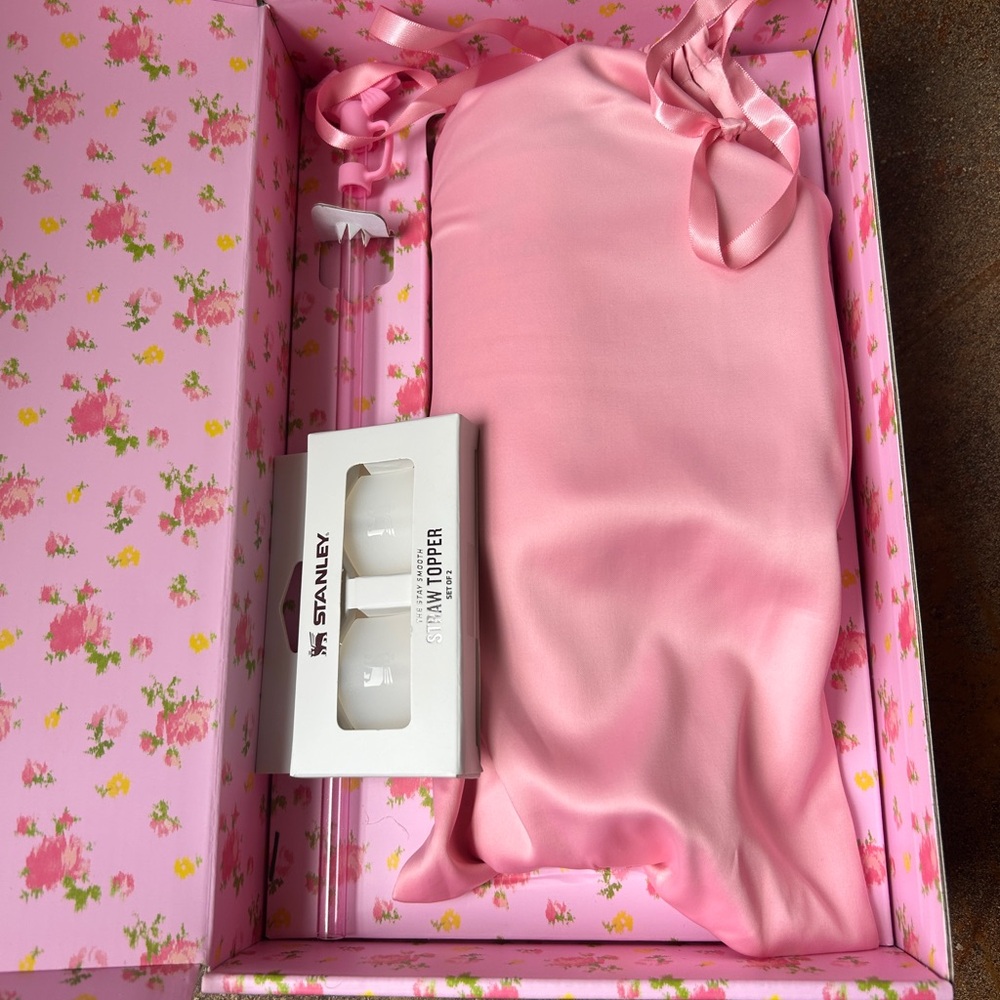 Stanley LoveShackFancy Pink Floral Cup (straw topper not included) - Picture 5 of 6